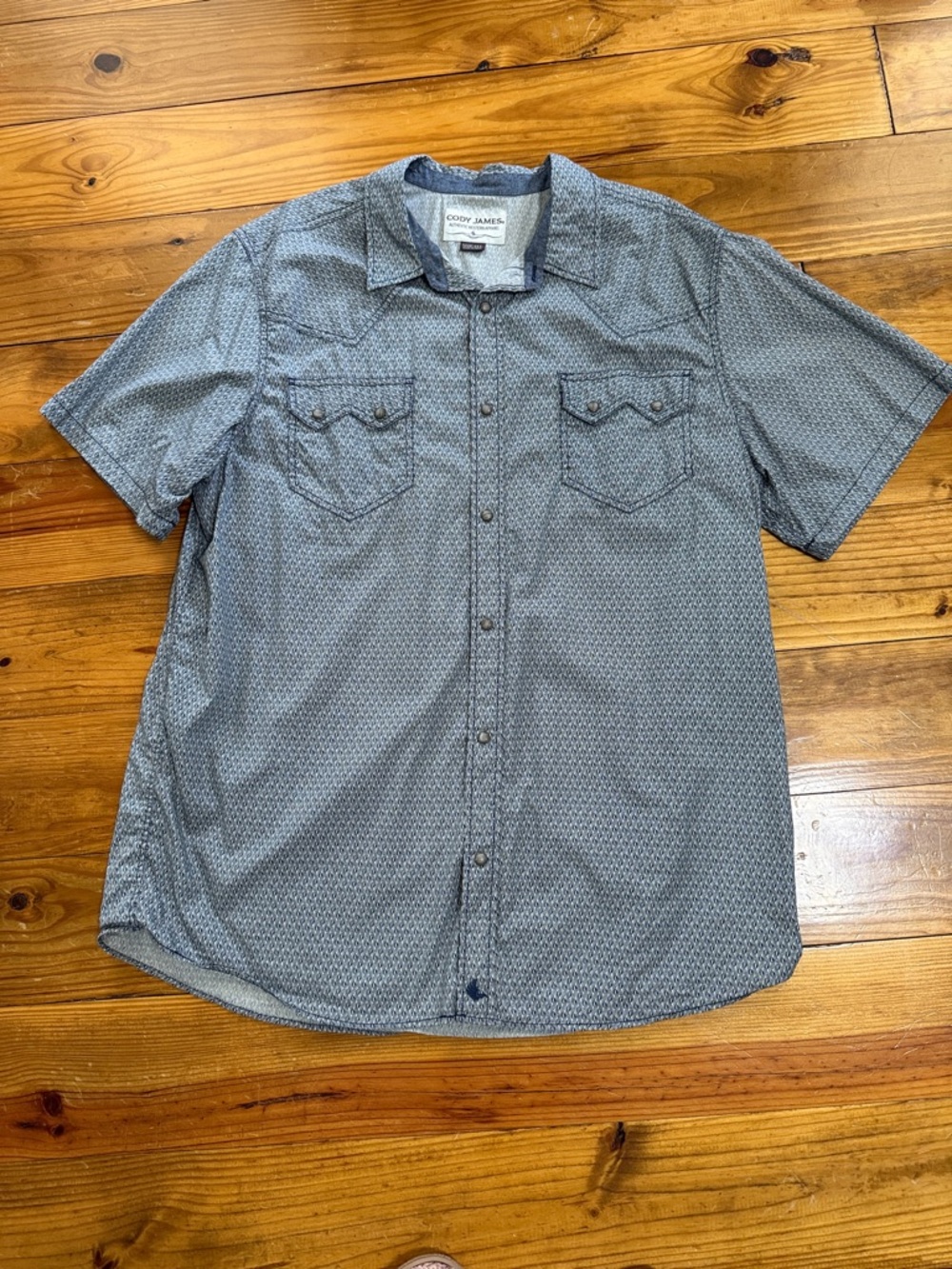 Cody James Short-Sleeve Casual Button-Down Shirt in Blue